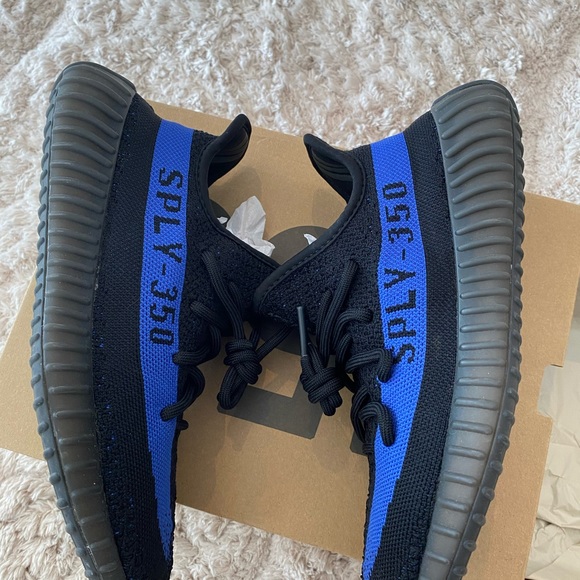 YEEZY 350 Black/Dazzling Blue size 6.5 - Picture 2 of 5